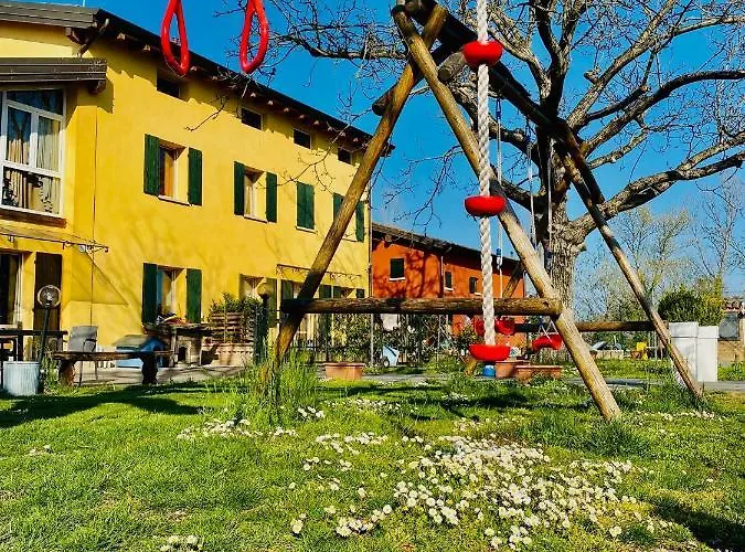 Casello A1 Modena Sud - Nido Sui Laghi Couette-café